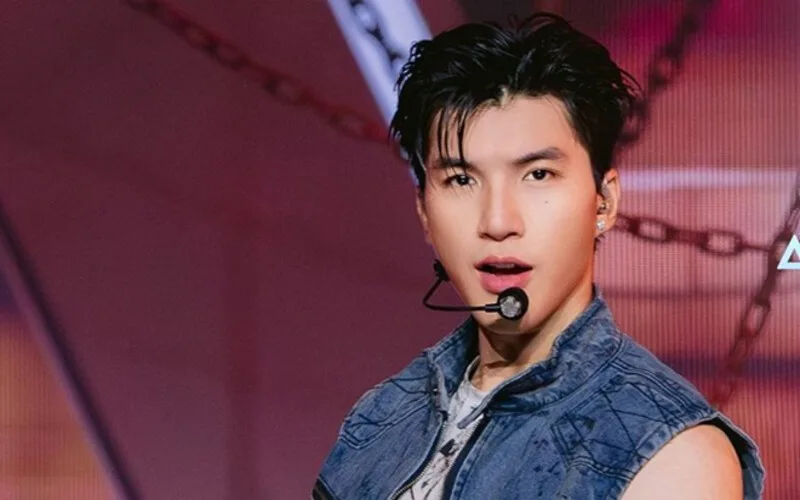 top 9 ca si nam noi tieng nhat viet nam hien nay