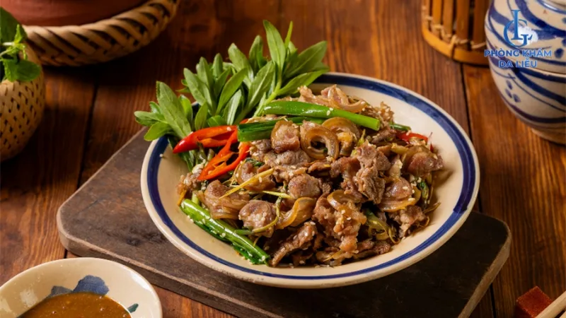 đẻ mổ có ăn được thịt bò không