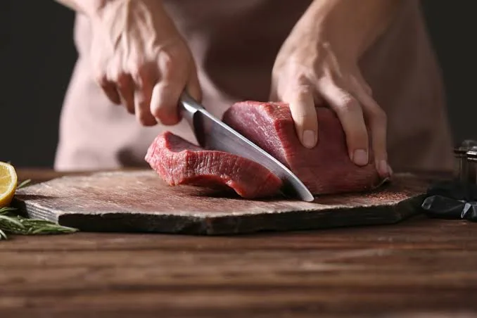 đẻ mổ có ăn được thịt bò không