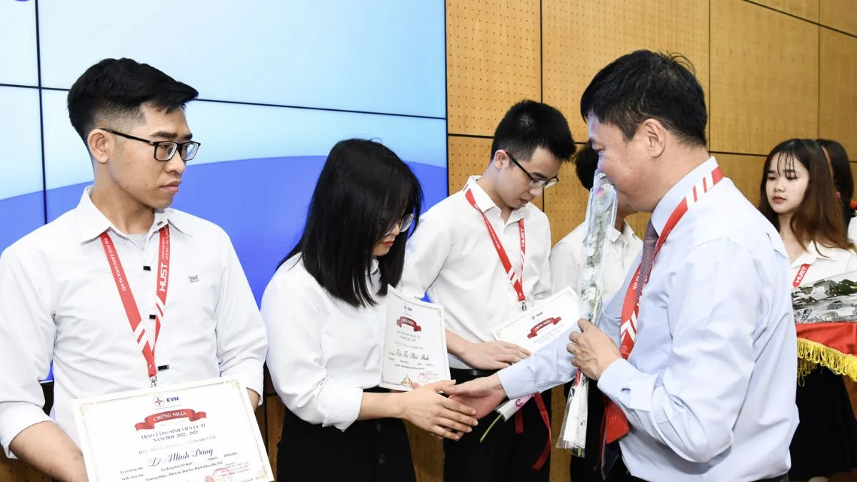 học phí Đại học Bách khoa