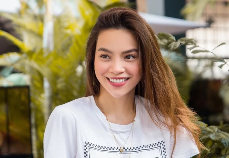 Tiểu sử Hồ Ngọc Hà